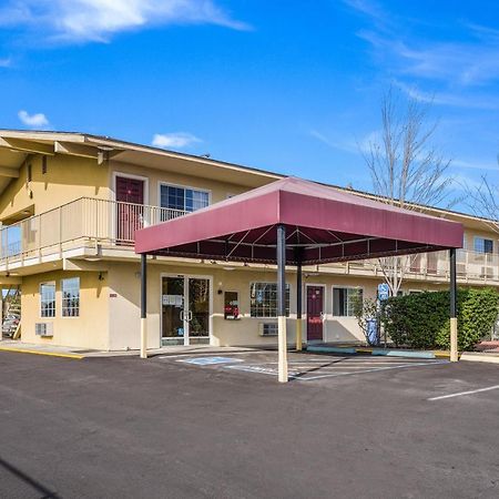 Americas Best Value Inn - ペタルーマ エクステリア 写真