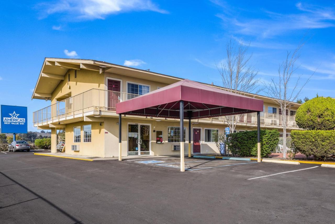 Americas Best Value Inn - ペタルーマ エクステリア 写真