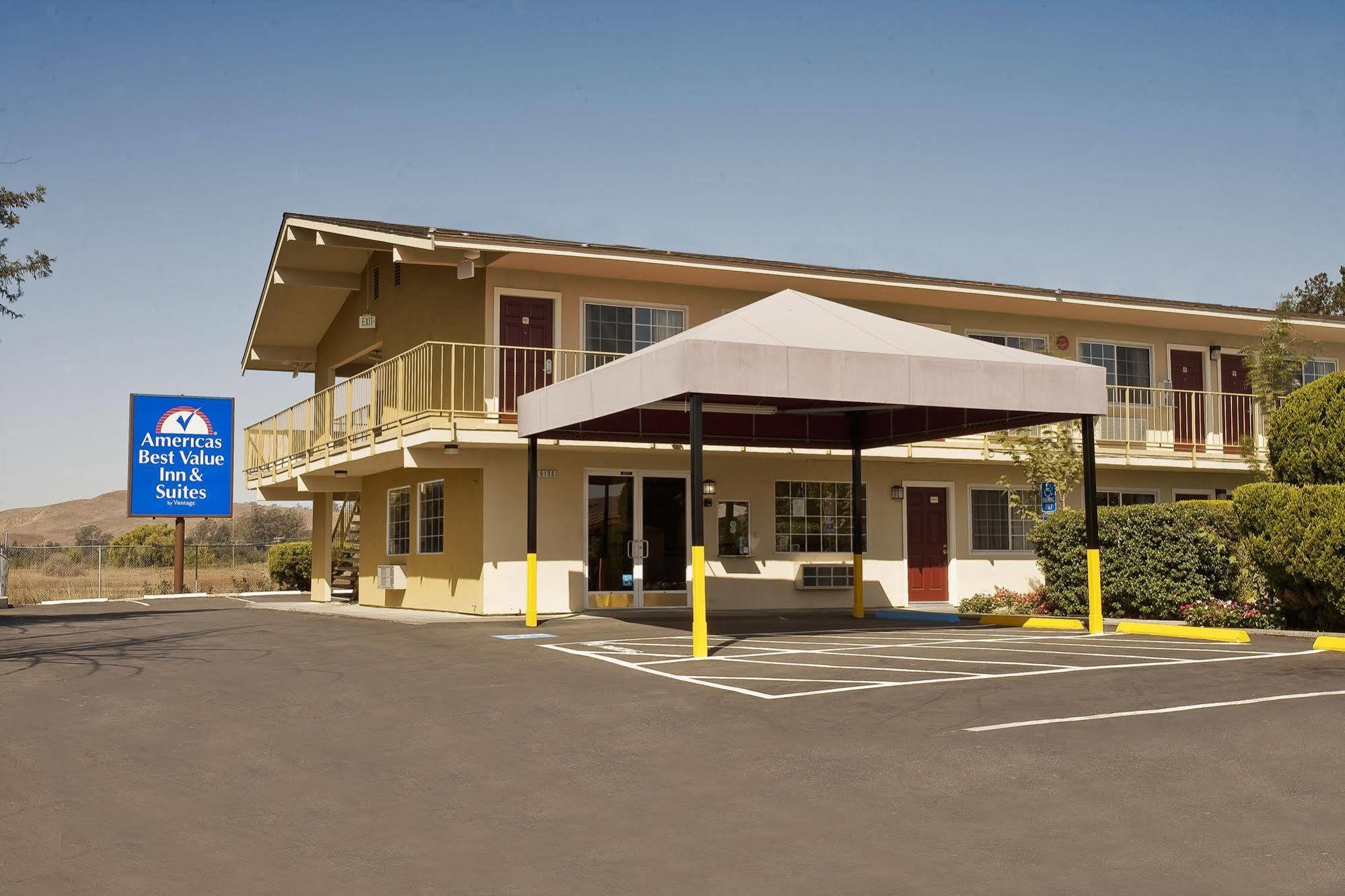 Americas Best Value Inn - ペタルーマ エクステリア 写真