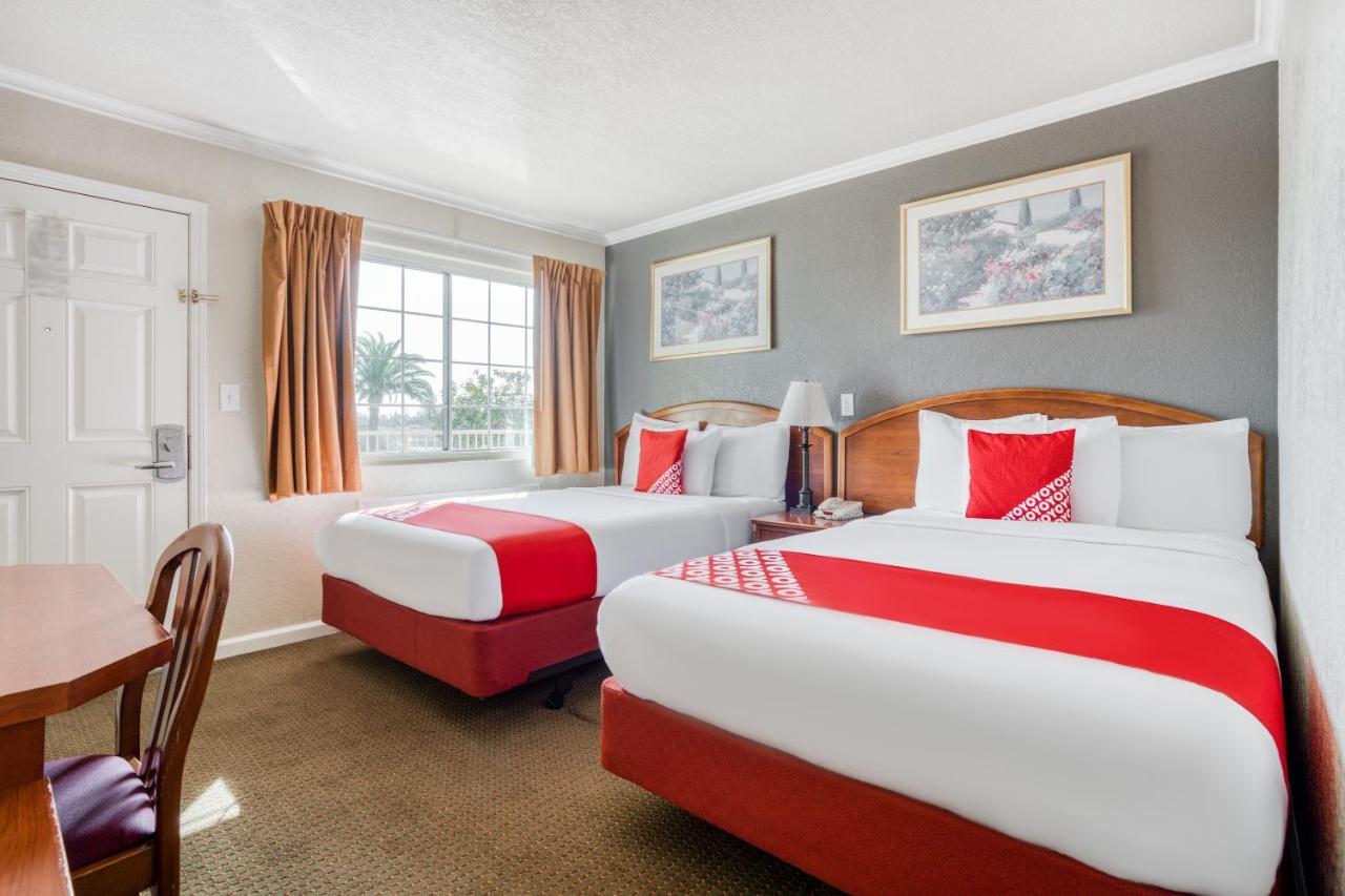 Americas Best Value Inn - ペタルーマ エクステリア 写真