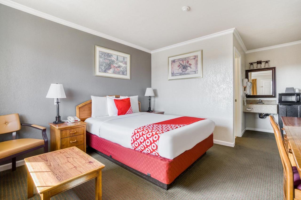 Americas Best Value Inn - ペタルーマ エクステリア 写真