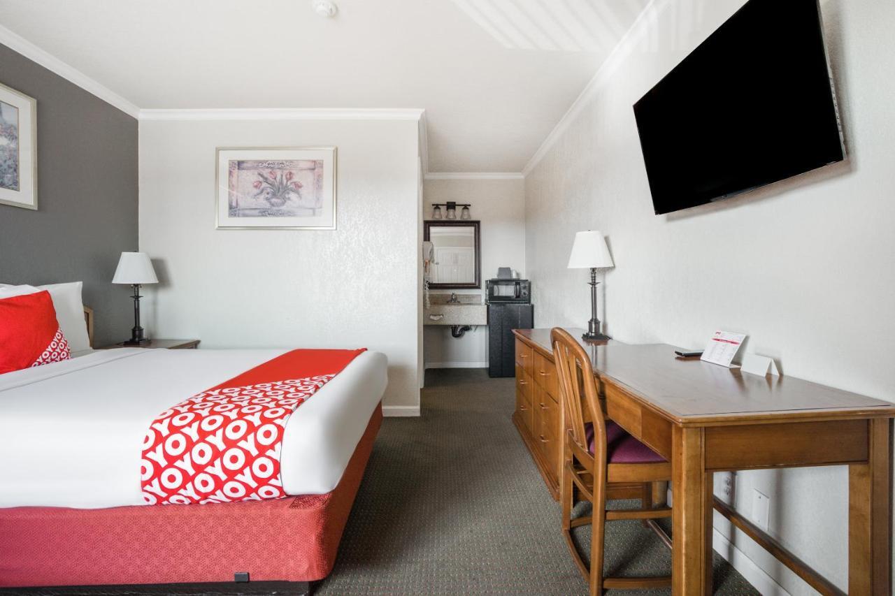 Americas Best Value Inn - ペタルーマ エクステリア 写真